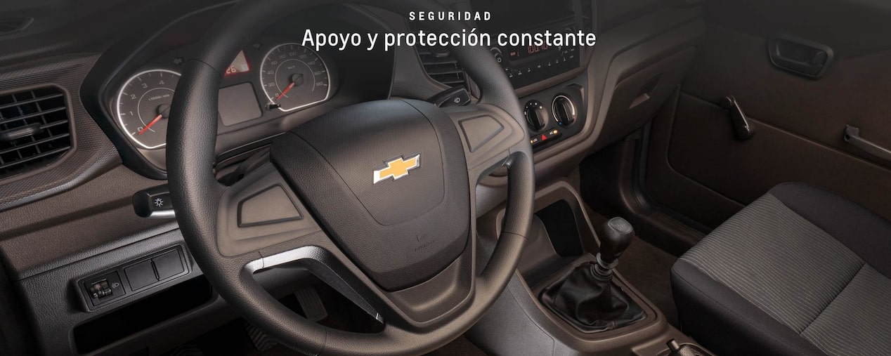 La van Chevrolet N400 tiene apoyo y protección constante